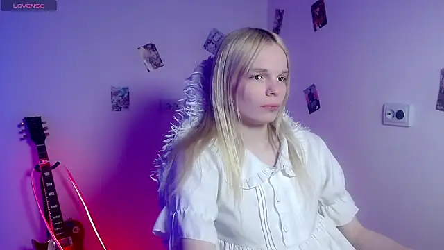 Snapshot of Emily_Nyaffee chatting on 27, 3, 2026 Emily Nyaffee online show from 27, 3, 2026