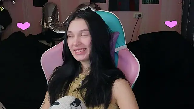 Snapshot of Amanda_Tender chatting on 2, 2, 2025 Amanda Tender online show from 2, 2, 2025
