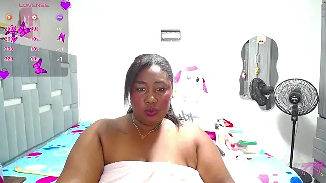 Snapshot of thickebonymilfF chatting on 13, 6, 2026 thickebonymilfF online show from 13, 6, 2026