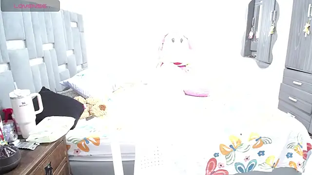 Snapshot of thickebonymilfF chatting on 5, 5, 2026 thickebonymilfF online show from 5, 5, 2026