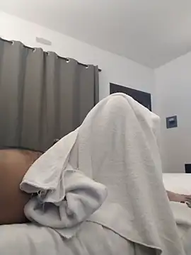 Renooo04 online show from 9, 2, 2026