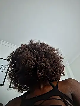 Snapshot of hornycreamybabe chatting on 1, 12, 2025 hornycreamybabe online show from 1, 12, 2025