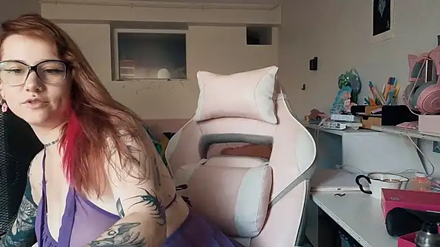 Snapshot of sullye chatting on 25, 6, 2026 sullye online show from 25, 6, 2026