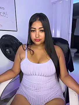 NatashaBrown12 online show from 3, 11, 2025