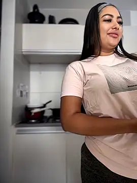 NatashaBrown12 online show from 8, 4, 2026