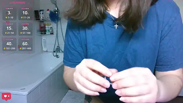 Snapshot of PetiteAngel666 chatting on 24, 2, 2026 PetiteAngel666 online show from 24, 2, 2026