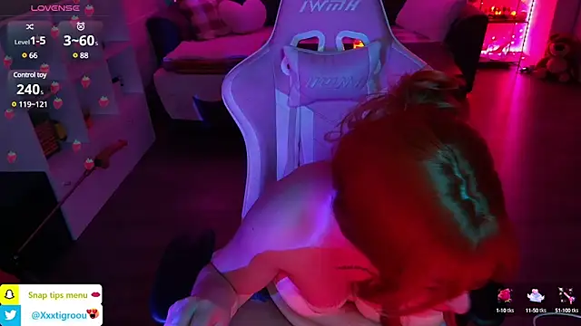 PetiteAngel666 online show from 15, 2, 2025