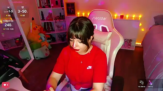 Snapshot of PetiteAngel666 chatting on 18, 2, 2026 PetiteAngel666 online show from 18, 2, 2026