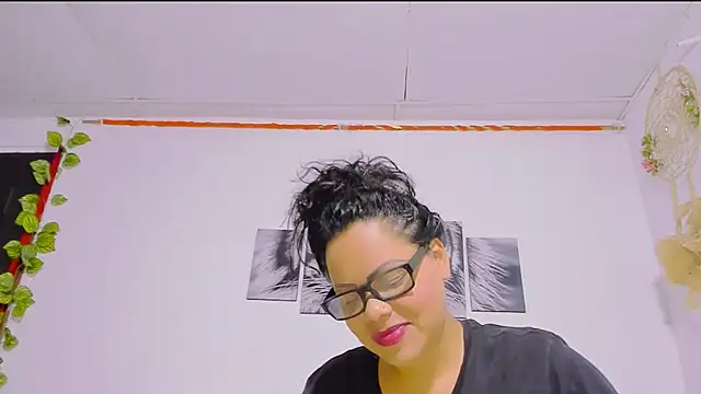 Alhelqueen online show from 14, 2, 2025
