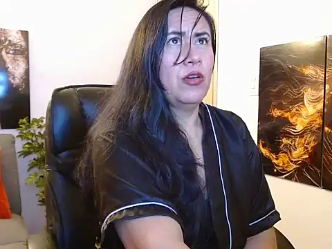 amalia brunette online show from 22, 2, 2025