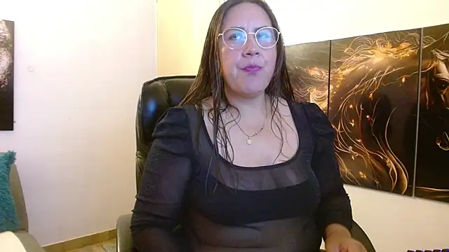 amalia brunette online show from 8, 4, 2026