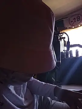 ANDRESANTOS18184 online show from 16, 5, 2026
