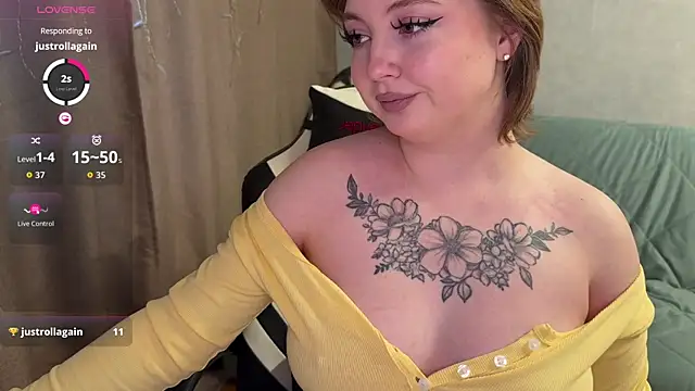 Snapshot of EmmySuiyugh chatting on 15, 1, 2026 EmmySuiyugh online show from 15, 1, 2026