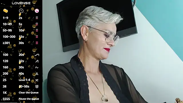 Snapshot of scarlett_paris22 chatting on 4, 3, 2025 scarlett paris22 online show from 4, 3, 2025