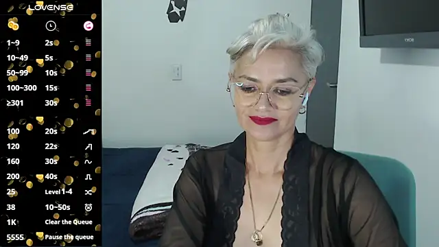 Snapshot of scarlett_paris22 chatting on 5, 3, 2025 scarlett paris22 online show from 5, 3, 2025