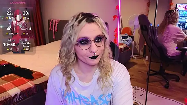 Snapshot of Lori_Myaf chatting on 6, 11, 2025 Lori Myaf online show from 6, 11, 2025