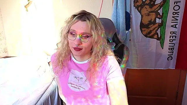 Lori Myaf online show from 10, 3, 2026