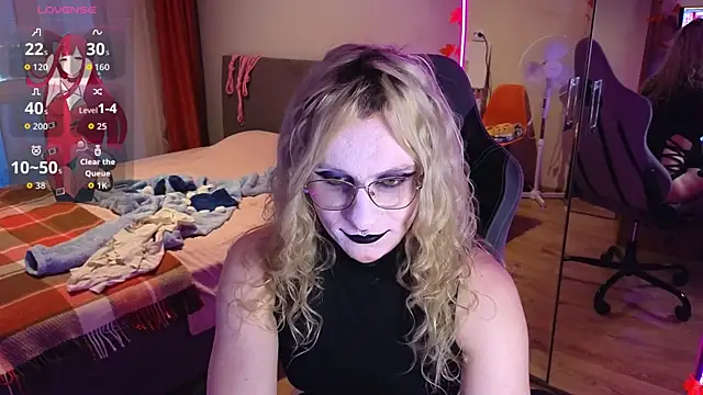 Snapshot of Lori_Myaf chatting on 15, 10, 2025 Lori Myaf online show from 15, 10, 2025