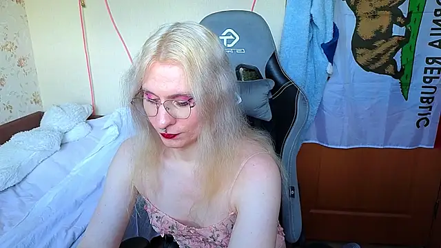 Lori Myaf online show from 20, 3, 2026