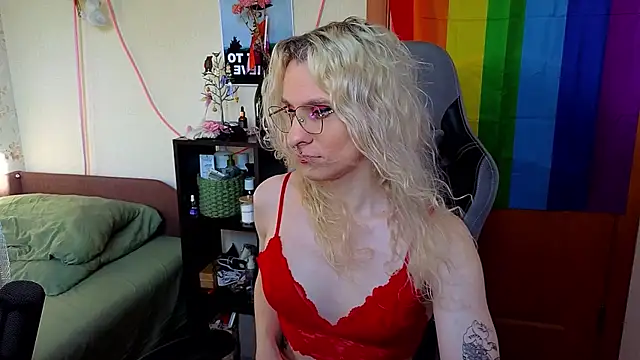 Lori Myaf online show from 15, 7, 2026