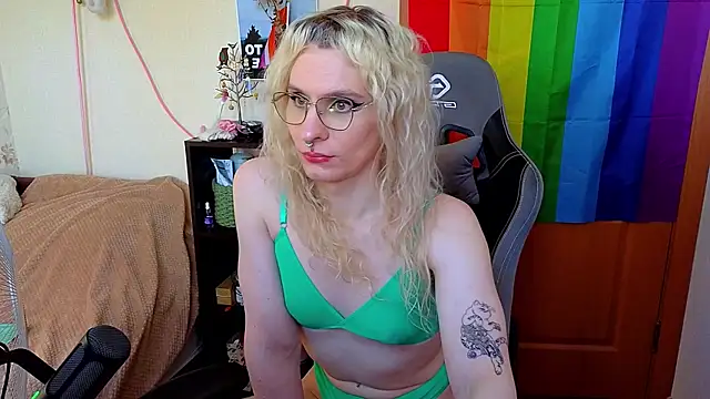 Lori Myaf online show from 16, 7, 2026