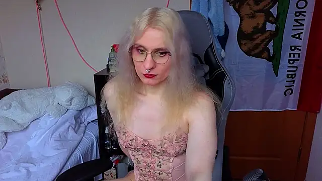 Lori Myaf online show from 19, 3, 2026