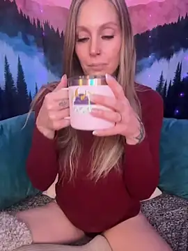 ItsDanniG online show from 10, 11, 2025