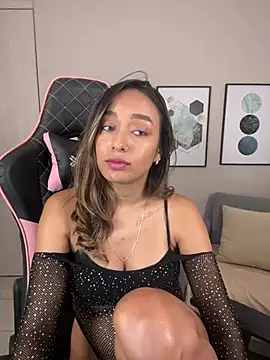 DianaHopson online show from 28, 2, 2025