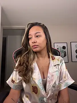 DianaHopson online show from 12, 10, 2025