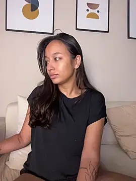 Snapshot of DianaHopson chatting on 5, 6, 2026 DianaHopson online show from 5, 6, 2026