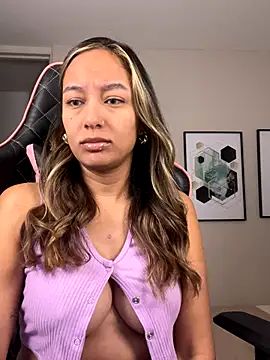 DianaHopson online show from 9, 9, 2025