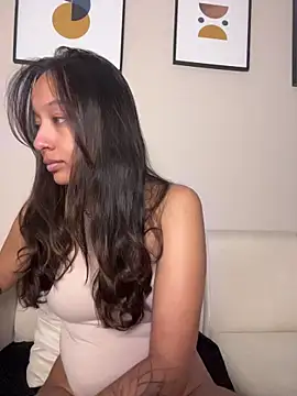 Snapshot of DianaHopson chatting on 17, 5, 2026 DianaHopson online show from 17, 5, 2026