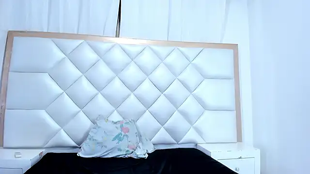 Shanelle   online show from 3, 11, 2025