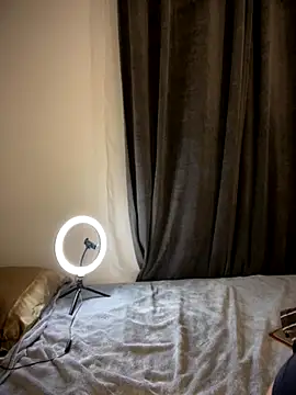 Ella Charm online show from 16, 11, 2025