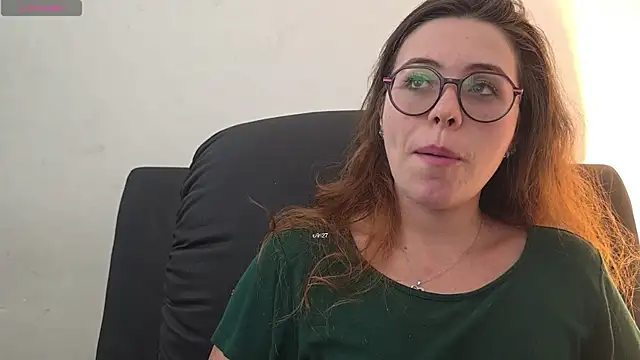 Snapshot of irinasweet27 chatting on 3, 10, 2025 irinasweet27 online show from 3, 10, 2025