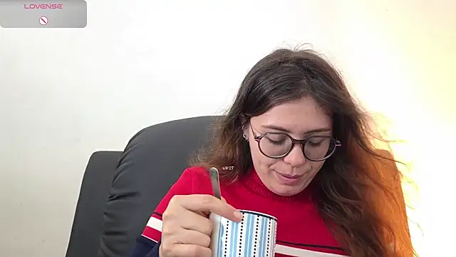 Snapshot of irinasweet27 chatting on 11, 9, 2025 irinasweet27 online show from 11, 9, 2025