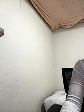 Snapshot of lilian_prada chatting on 4, 11, 2025 lilian prada online show from 4, 11, 2025