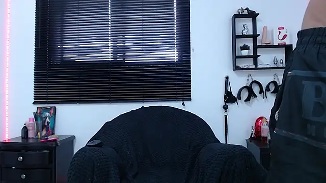 KinkyAllisonSub online show from 5, 2, 2025