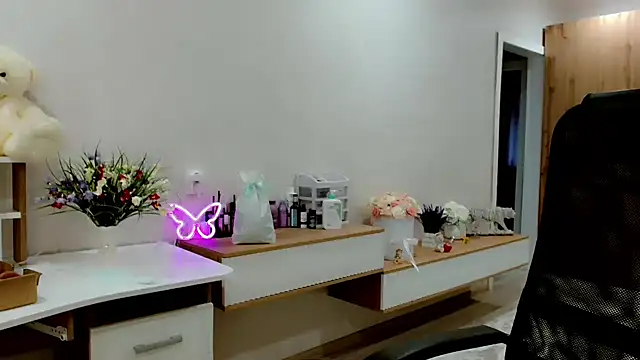 EveLove33 online show from 5, 11, 2025