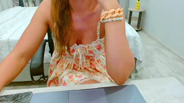 EveLove33 online show from 10, 6, 2026