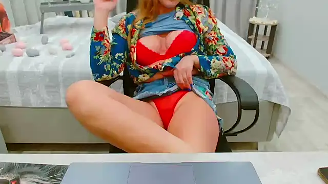 EveLove33 online show from 17, 5, 2026