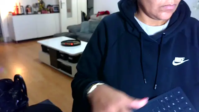 sarametisse26 online show from 1, 12, 2025