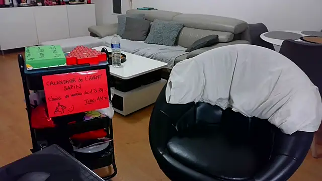 sarametisse26 online show from 19, 12, 2025