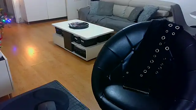 sarametisse26 online show from 15, 12, 2025