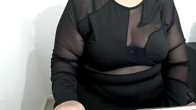 Snapshot of alejandraxxz chatting on 8, 1, 2025 alejandraxxz online show from 8, 1, 2025