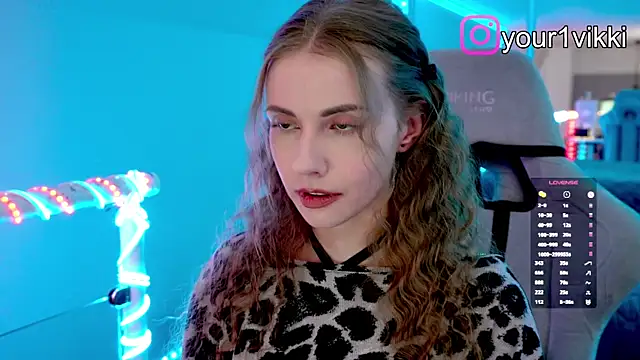 Vikki Cheese online show from 10, 11, 2025