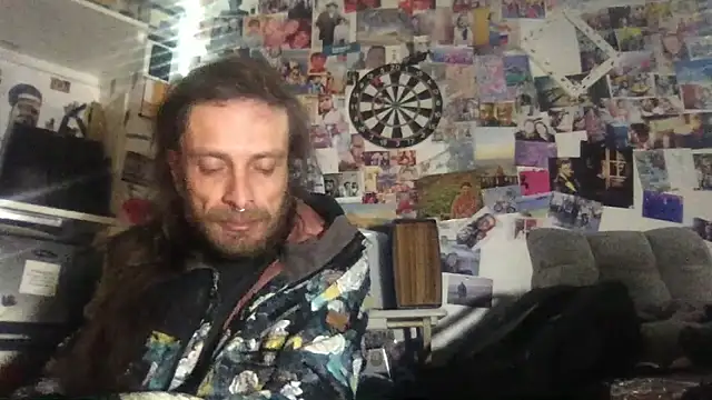 Snapshot of DownstairsSky chatting on 29, 11, 2025 DownstairsSky online show from 29, 11, 2025
