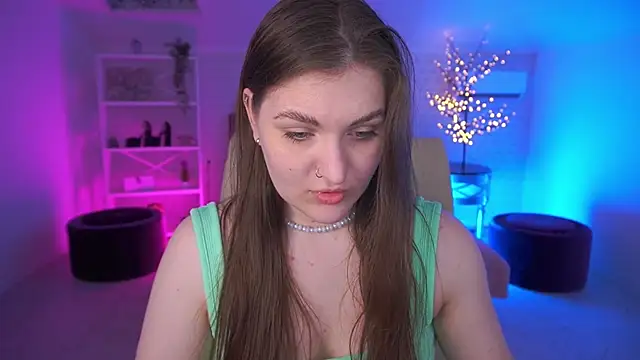 Snapshot of EmmyCharmm chatting on 4, 6, 2026 EmmyCharmm online show from 4, 6, 2026