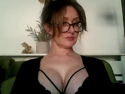 Princessviaa online show from 24, 1, 2025