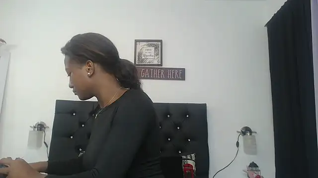 AshlieGreen1 online show from 19, 2, 2025